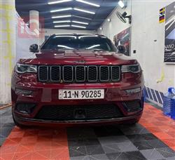 جیپ گراند شیرۆکی